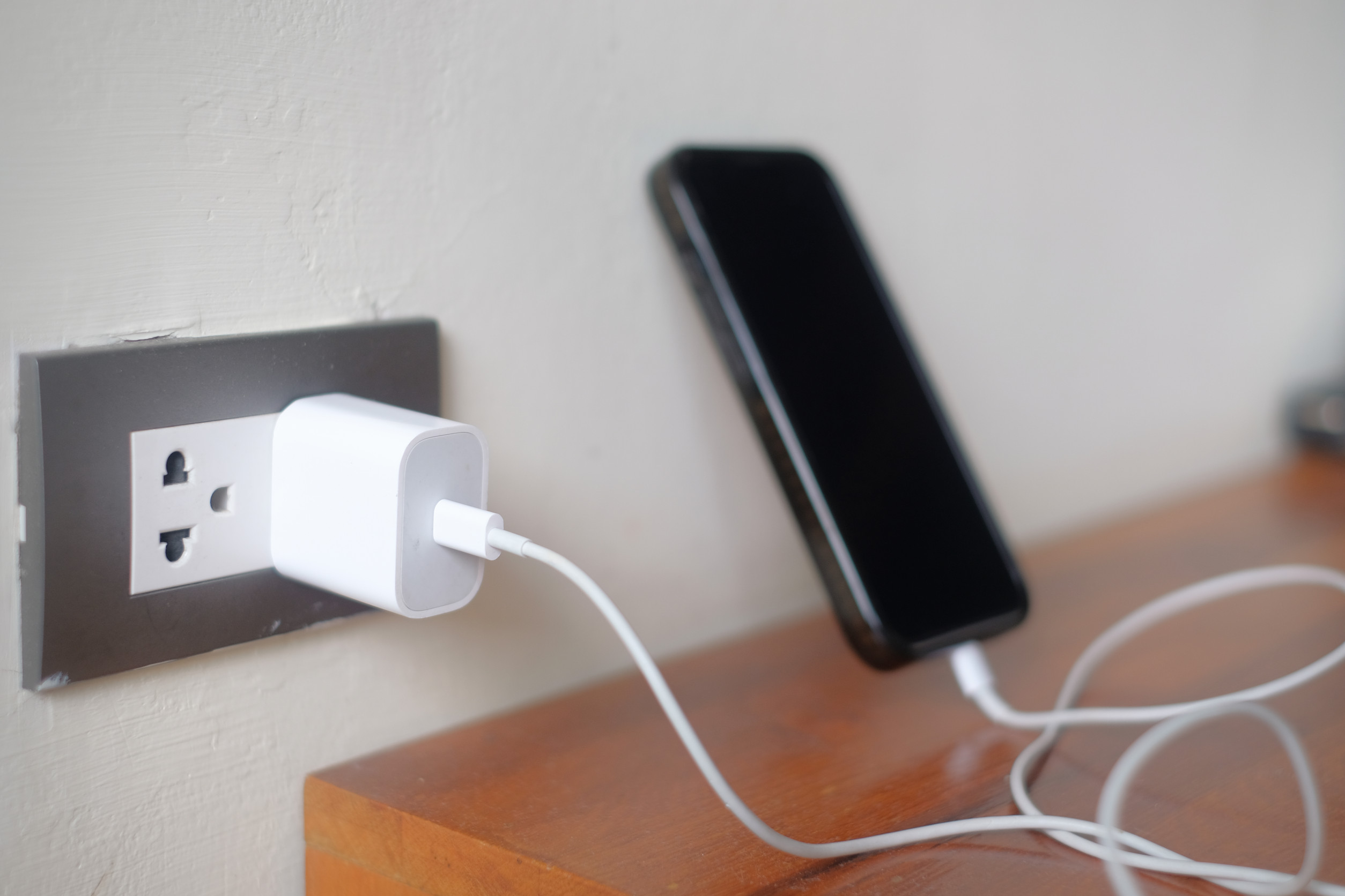 Should You Leave Your Chargers Plugged In All The Time?
